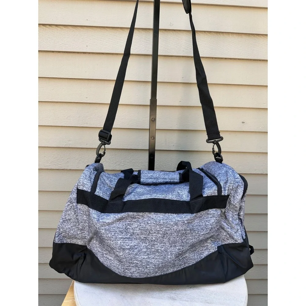 Adidas Defender IV Medium Gym Training Duffel Bag Jersey Onix Grey Padded Handle